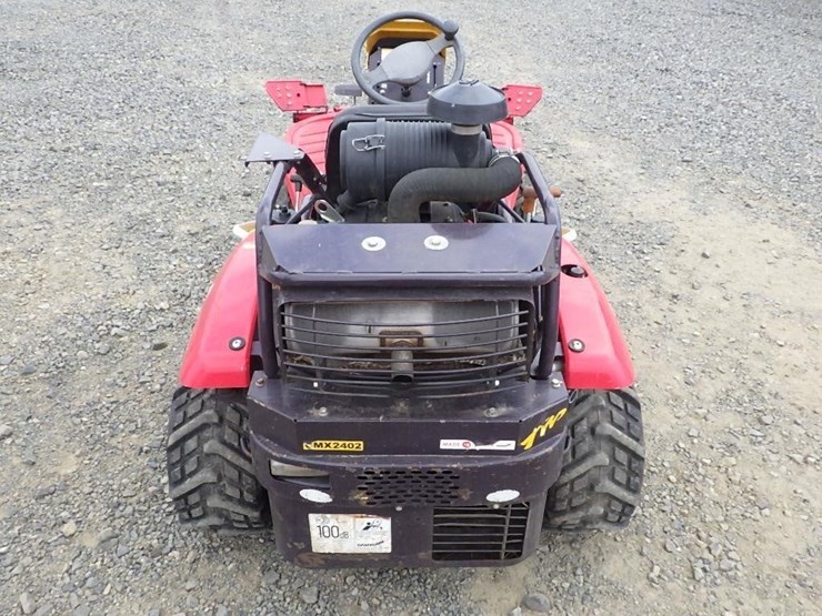 canycom-cmx2402-ride-on-mower-image-6