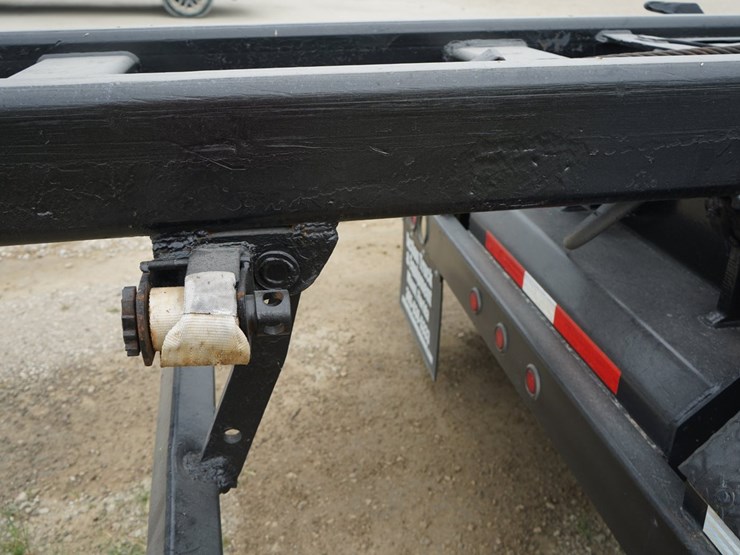 2005-mack-mr688s-image-32