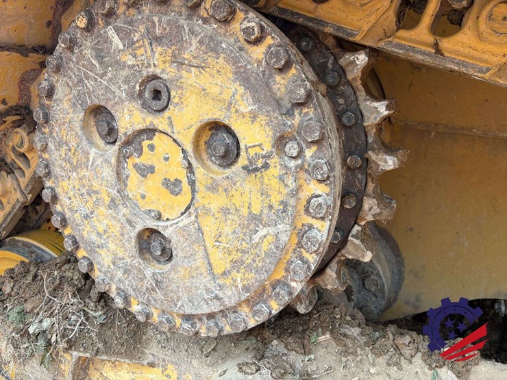 2015-caterpillar-d6t-lgp-image-52