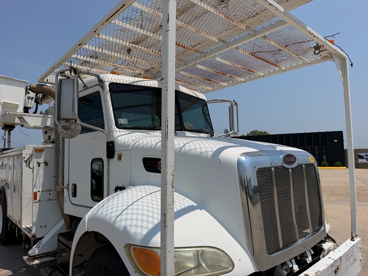 2007-peterbilt-335-image-16