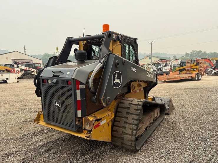 2020-deere-331g-image-4
