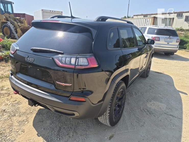 2018-jeep-cherokee-image-9