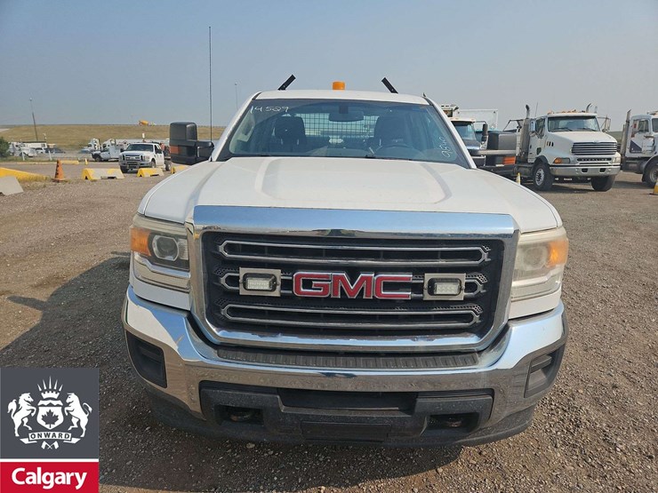 2015-gmc-sierra-2500hd-image-8