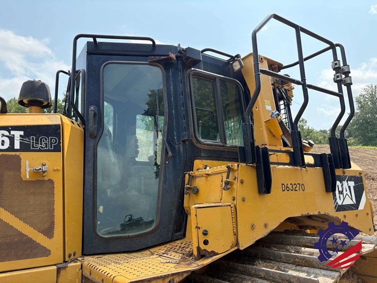 2015-caterpillar-d6t-lgp-image-65