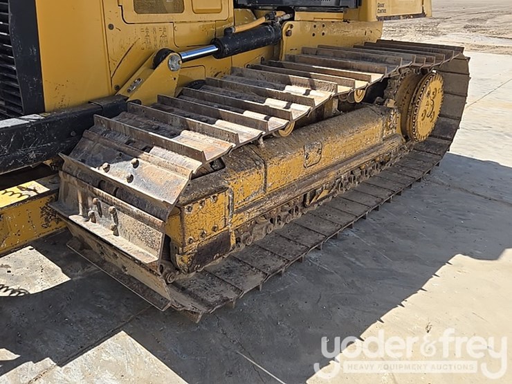 2020-caterpillar-d6k2-lgp-image-9