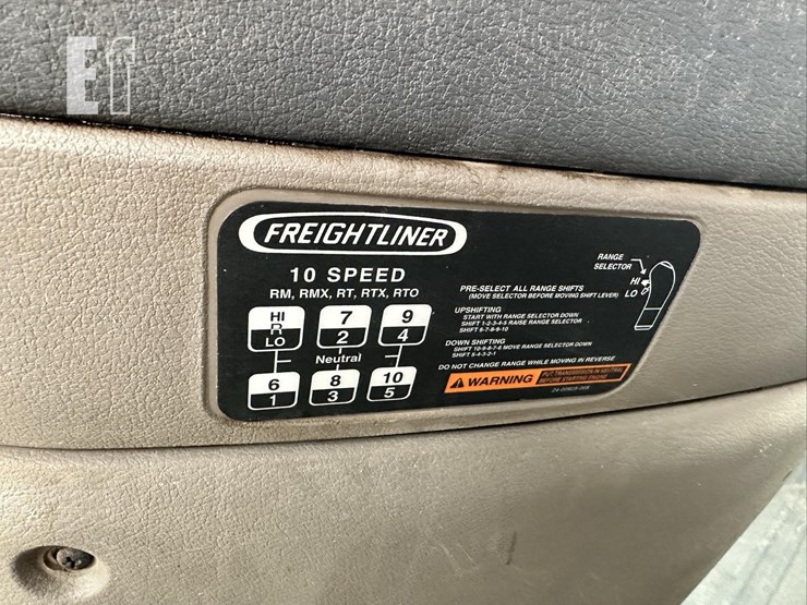2014-freightliner-cascadia-125-image-21