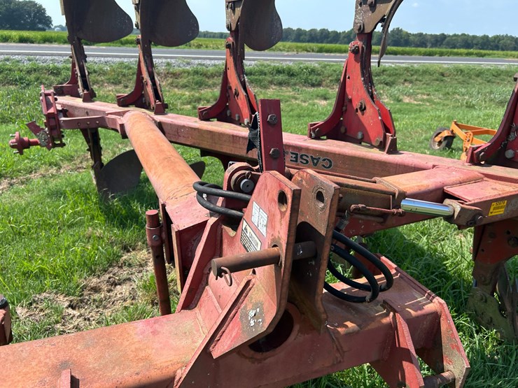 case-ih-165-image-23
