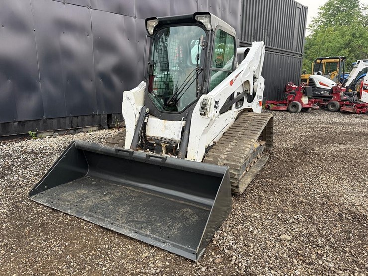 2022-bobcat-t770-image-8