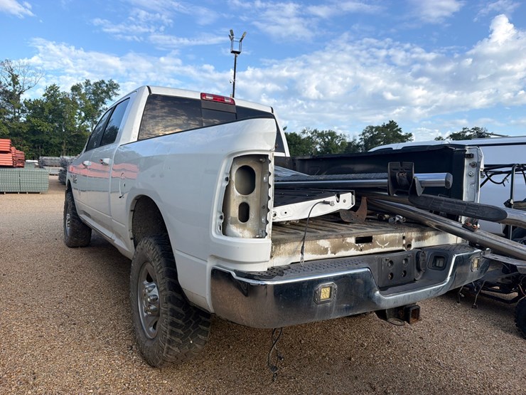 2013-dodge-ram-2500-image-3