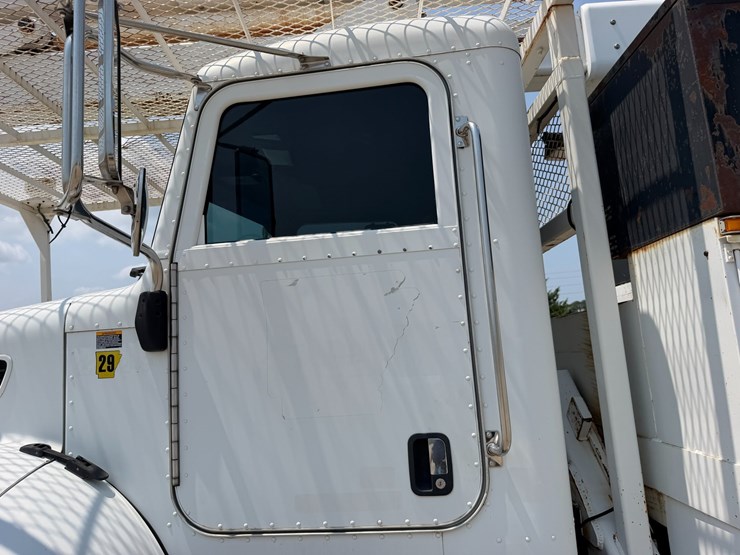 2007-peterbilt-335-image-34