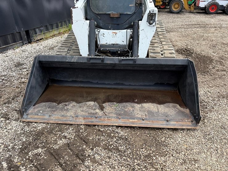 2012-bobcat-t870-image-9