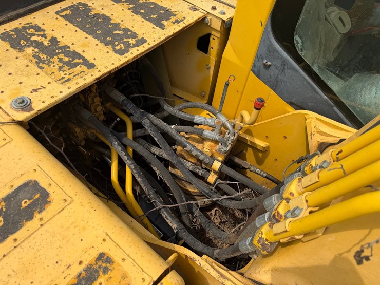komatsu-pc200-image-68