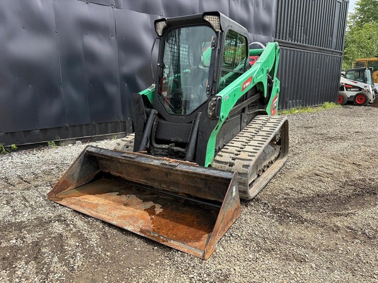 2017-bobcat-t740-image-8