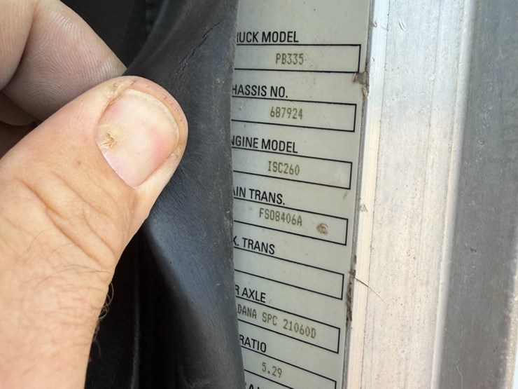 2007-peterbilt-335-image-89