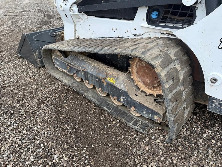 2022-bobcat-t770-image-16