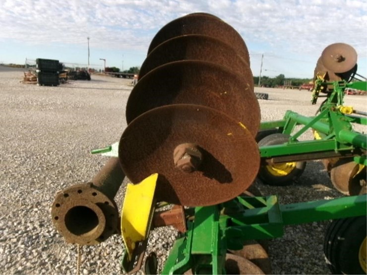john-deere-bw-image-8