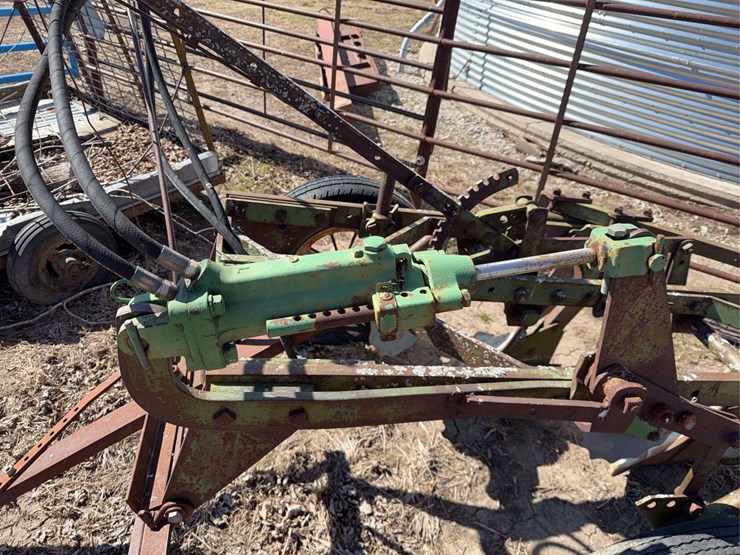john-deere-no.-55-a-b-h-pull-type-three-bottom-plow-image-9