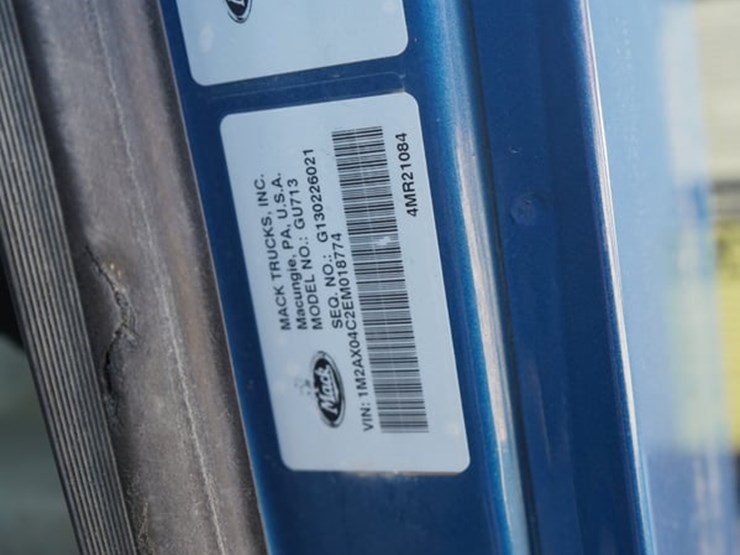 2014-mack-granite-gu713-image-49