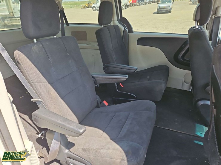 2011-dodge-grand-caravan-se-image-18