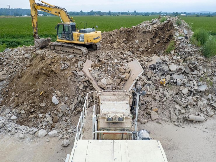 2012-metso-lokotrack-lt1213-tracked-impact-crusher-plant-image-25