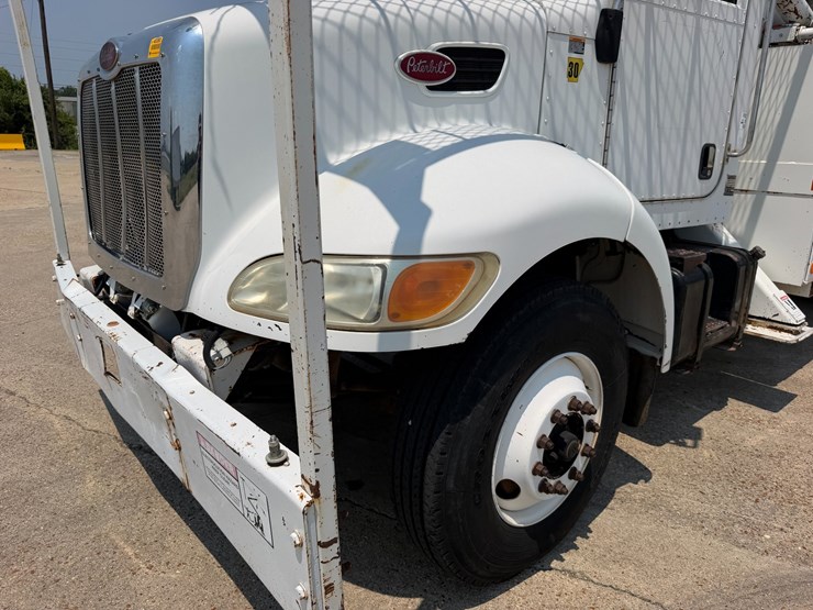 2007-peterbilt-335-image-13