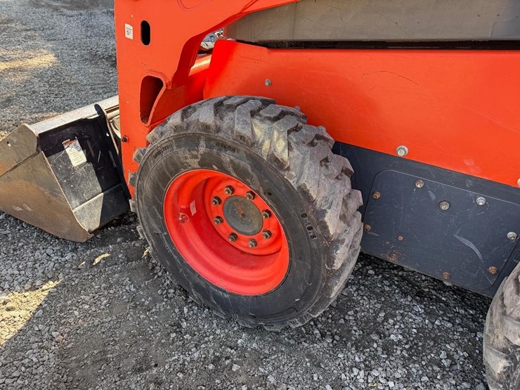 kubota-ssv65-image-16