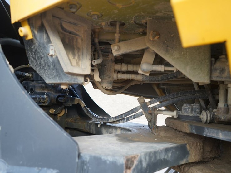 2012-komatsu-wa470-6-image-43