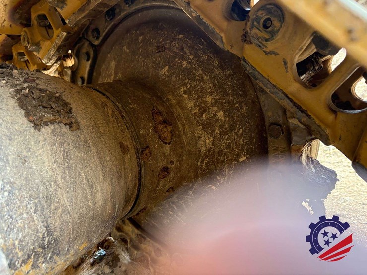 2015-caterpillar-d6t-lgp-image-49