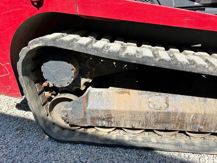 2011-takeuchi-tl250-image-13