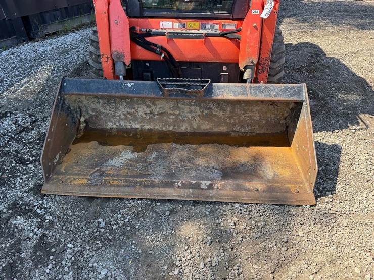 kubota-ssv65-image-9