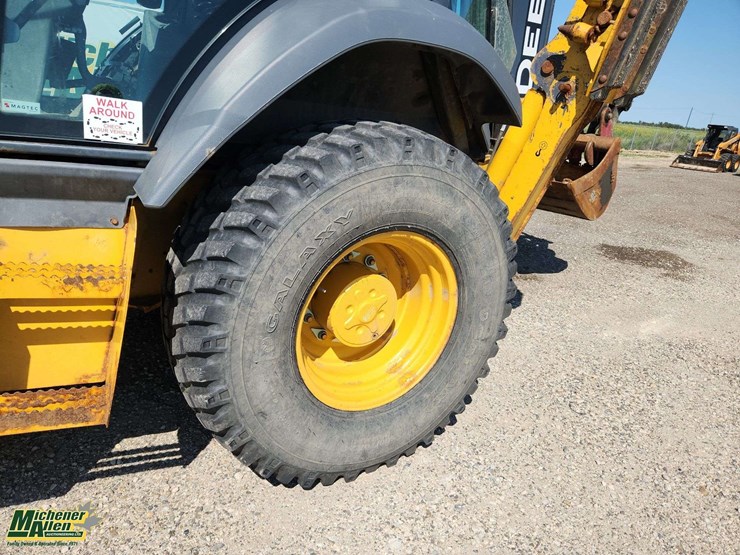 deere-410l-image-23