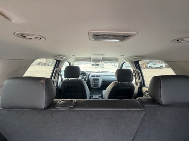 2012-chevrolet-tahoe-image-19