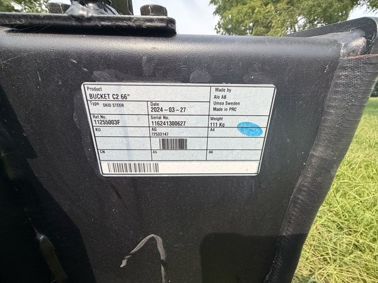 2024-massey-ferguson-1835m-image-45