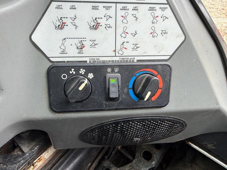 2018-bobcat-s570-image-26
