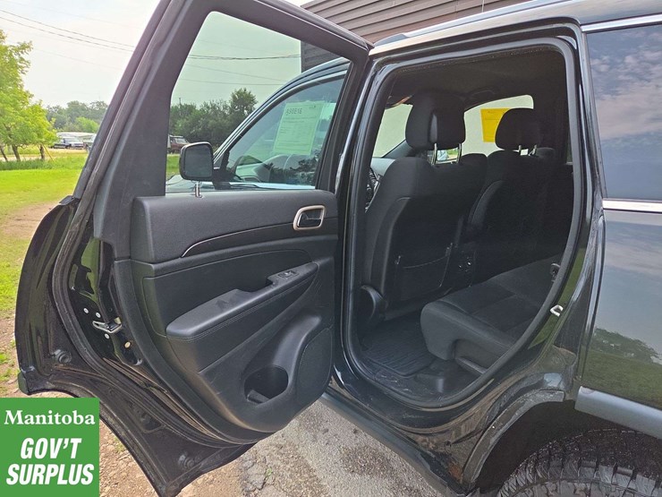2014-jeep-grand-cherokee-image-24