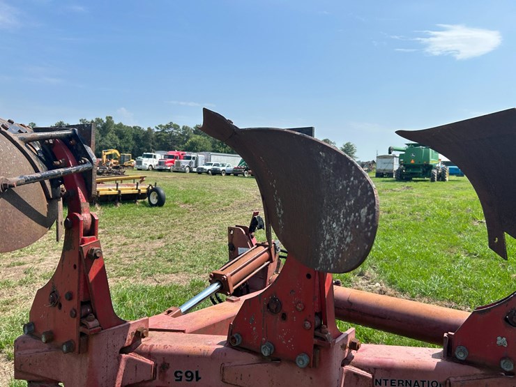 case-ih-165-image-15