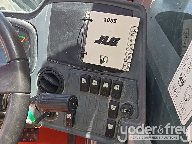 2018-jlg-1055-image-60