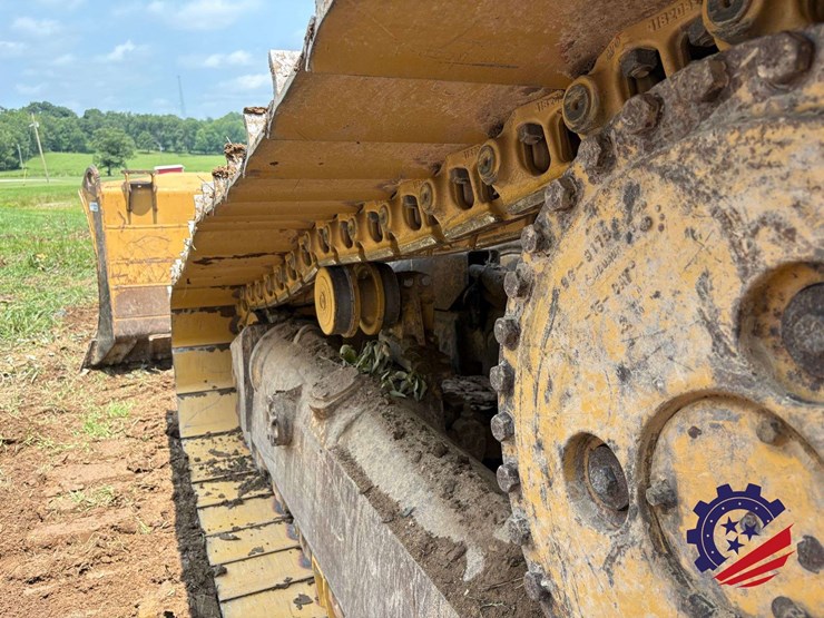 2015-caterpillar-d6t-lgp-image-40