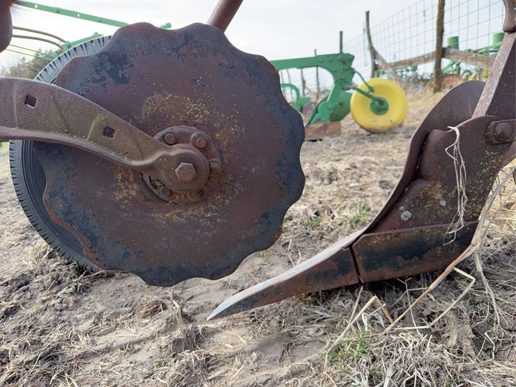 john-deere-no.-44-pull-type-two-bottom-plow-image-18