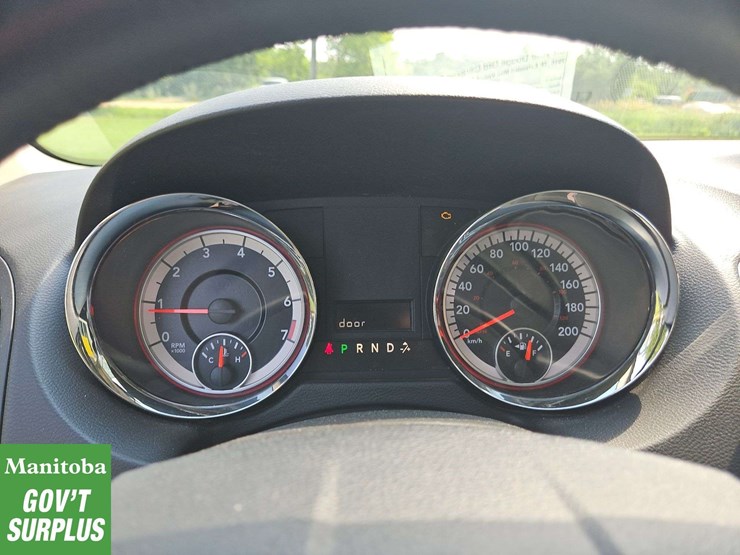 2016-dodge-grand-caravan-sxt-image-34