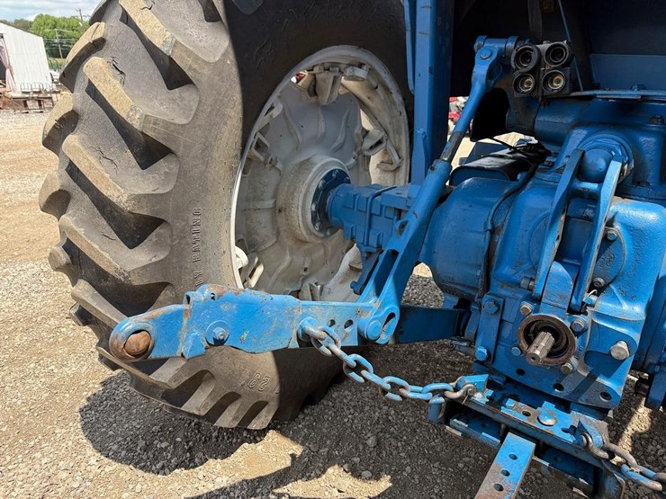 ford-7700-image-13