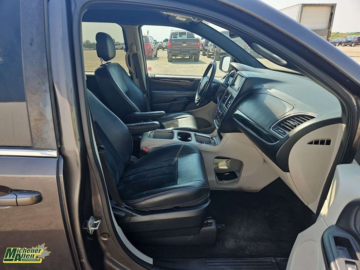 2016-dodge-grand-caravan-image-33