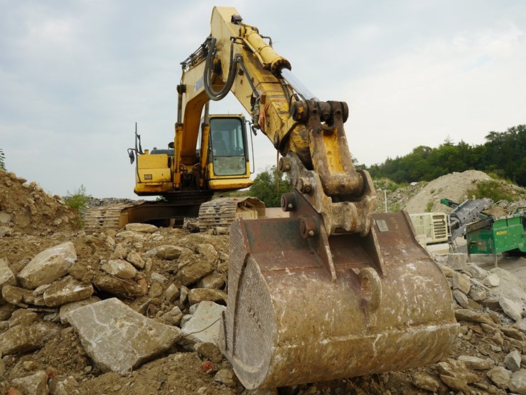 2006-komatsu-pc220-lc-8-image-2