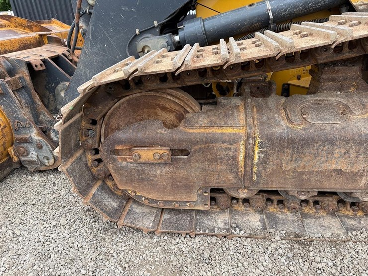 2018-deere-655k-image-19