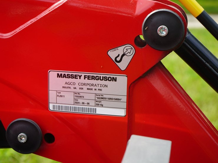 2024-massey-ferguson-1835m-image-31