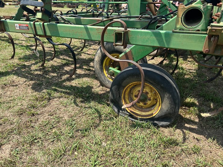 john-deere-34-image-33