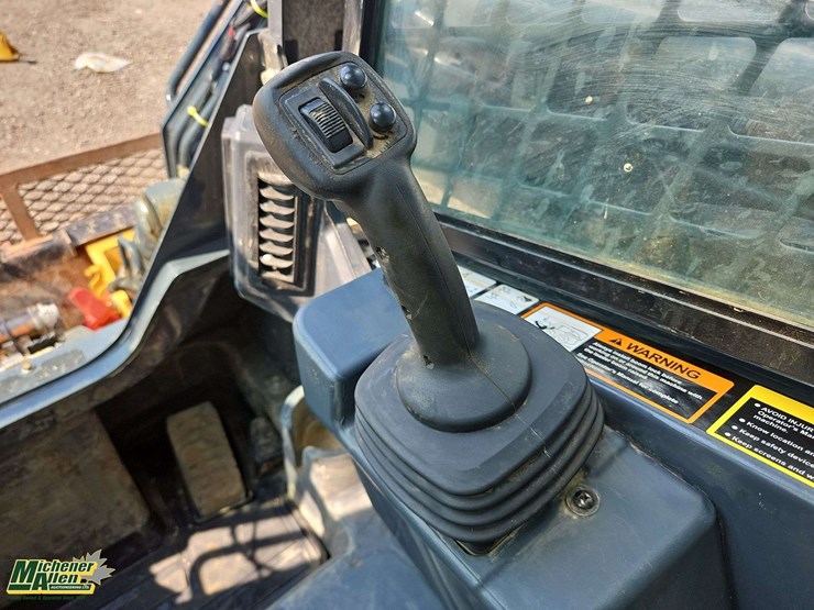 2024-deere-325g-image-20