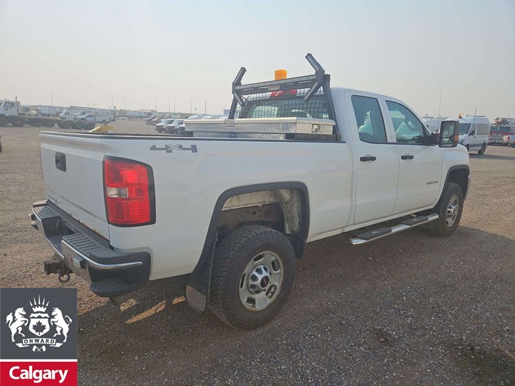2015-gmc-sierra-2500hd-image-5
