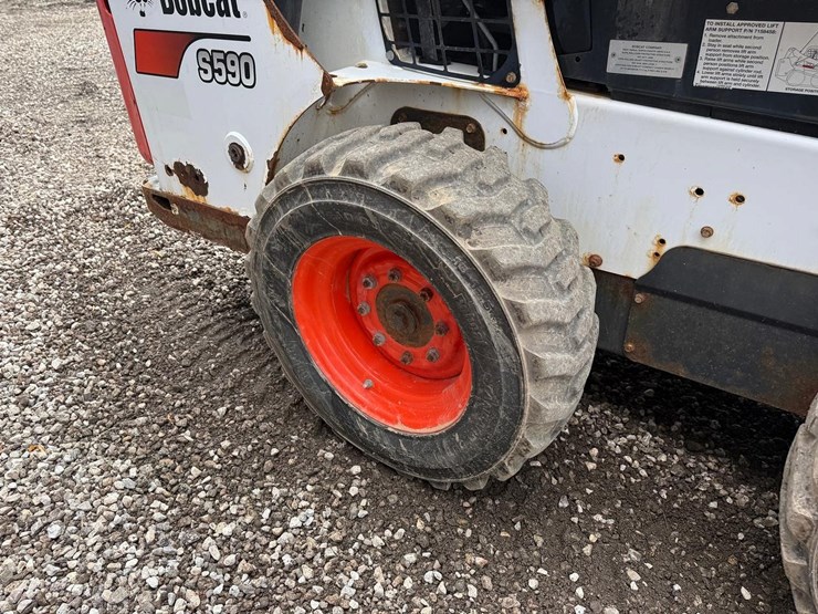 2020-bobcat-s590-image-13