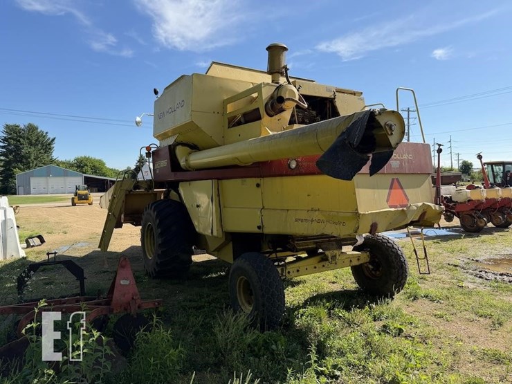 new-holland-tr85-image-5